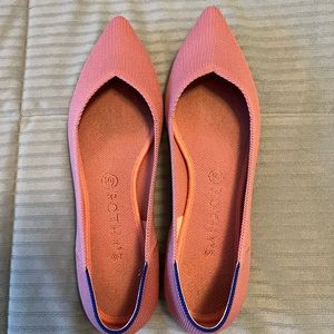 Rothy’s rosebud points